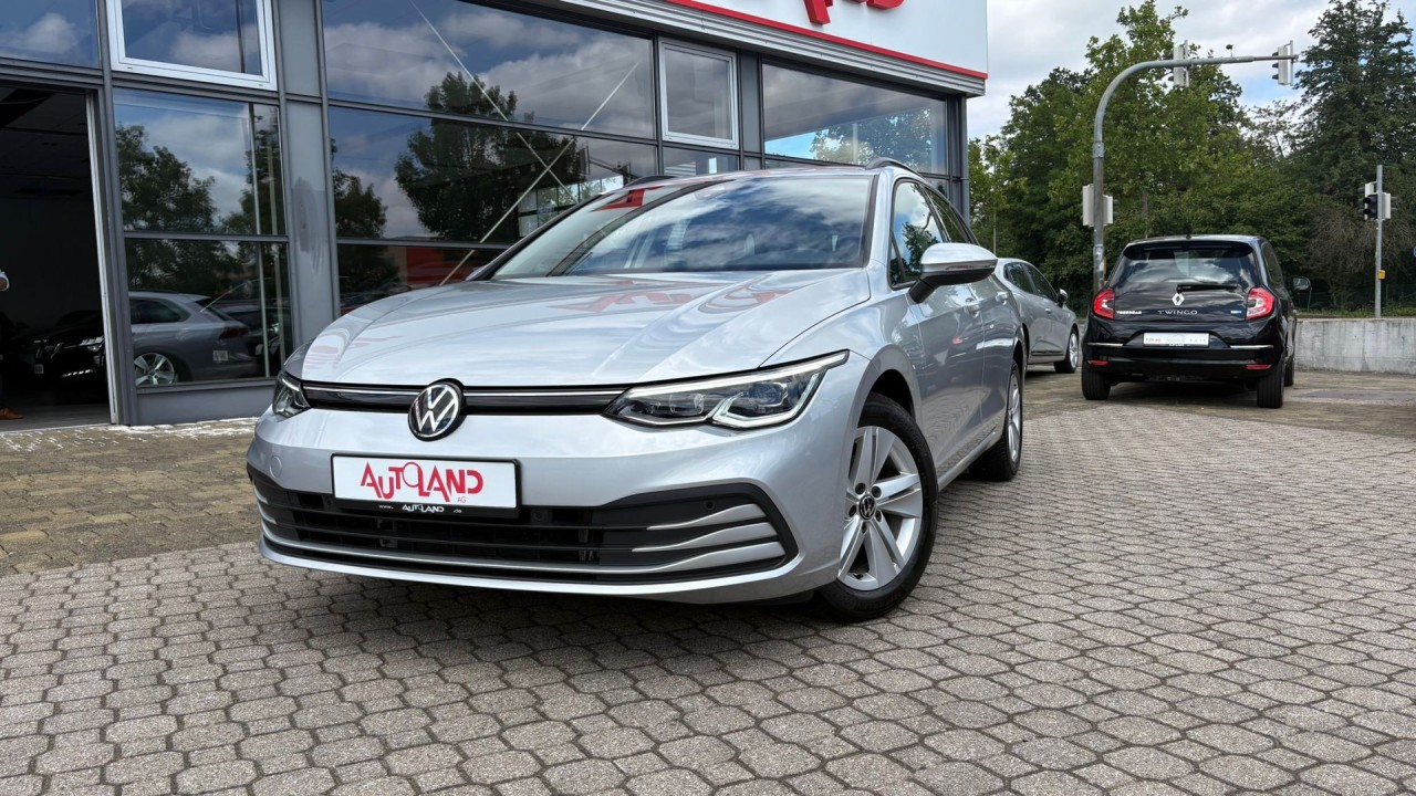 VW Golf VIII Variant 1.5 eTSI Life DSG