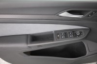 VW Golf VIII Variant 1.5 eTSI R-Line