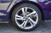 VW Golf VIII Variant 2.0 TDI R-Line