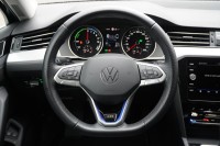 VW Passat Variant GTE