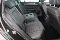 VW Passat Variant 2.0 TSI DSG R-Line