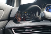 VW Golf VIII Variant 2.0 R-Line DSG