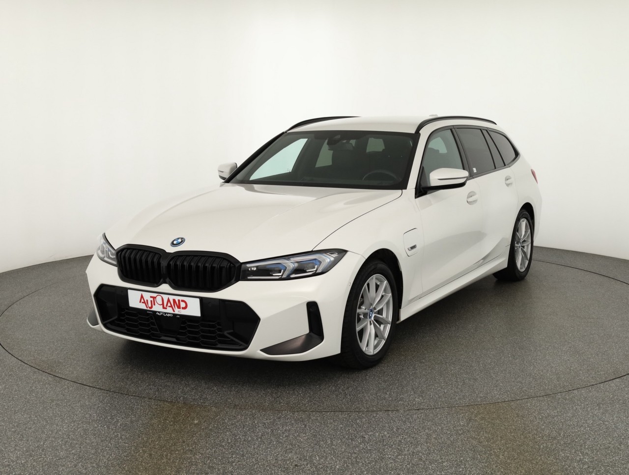BMW 3 330e M-Sport Touring PHEV