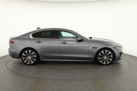 Jaguar XE D180 R-Dynamic HSE