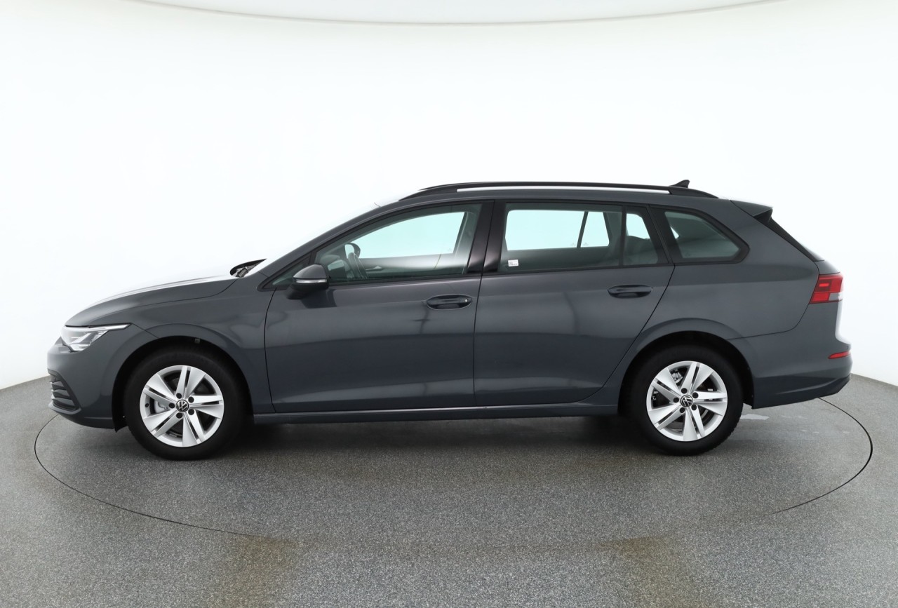 VW Golf VIII Variant 1.0 eTSI DSG Life