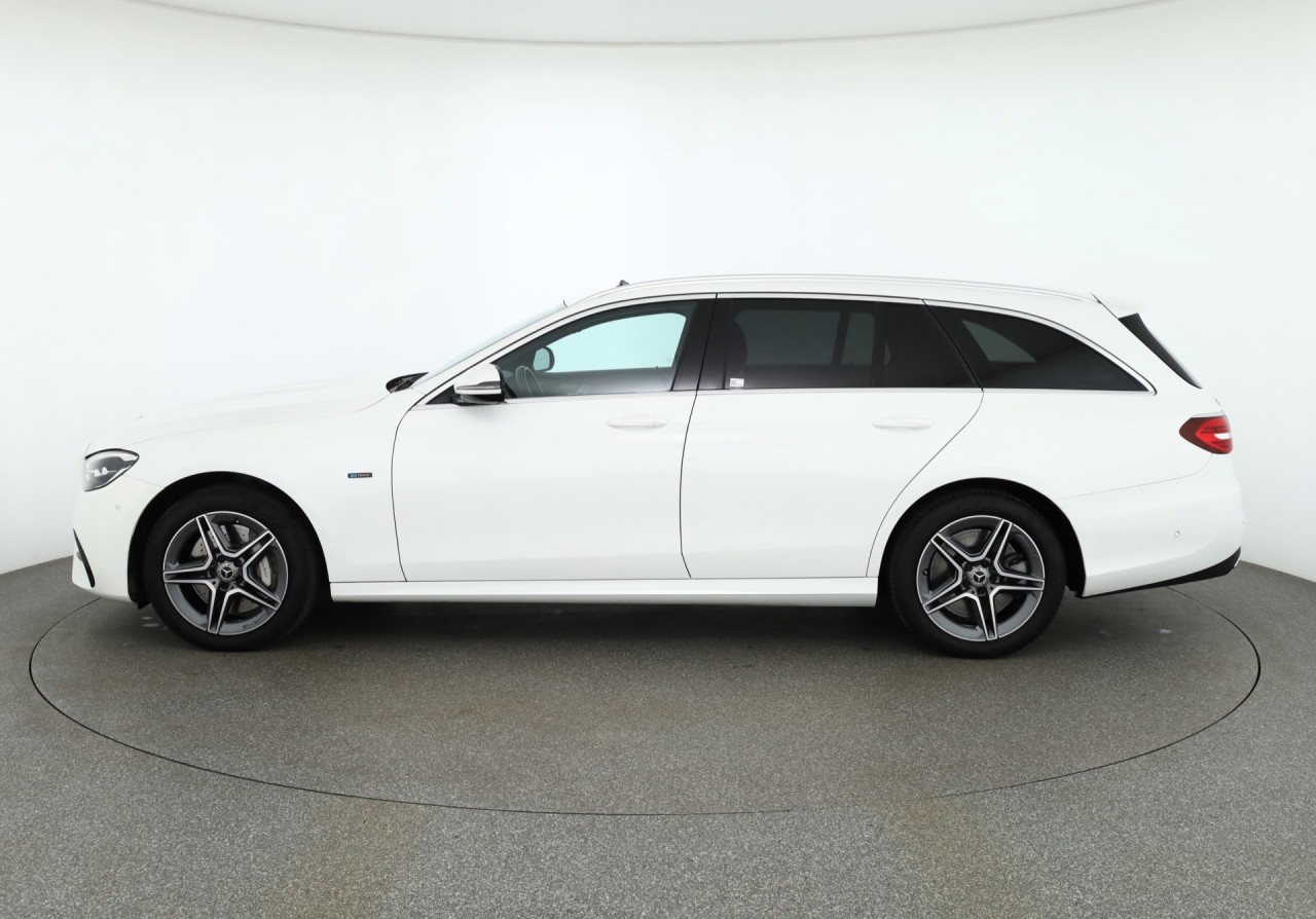 Mercedes-Benz E 300 E300 de T AMG Line 4Matic