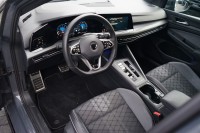 VW Golf VIII Variant 1.5 eTSI R-Line