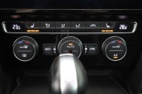 VW Passat Variant 2.0 TSI DSG R-Line