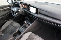 VW Golf VIII Variant 1.5 TSI R-Line