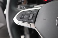 VW Golf VIII Variant 1.0 eTSI DSG
