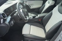 Mercedes-Benz A 200 A200 DCT AMG Line Multibeam MBUX Pano