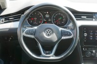 VW Passat Variant 1.5 TSI DSG R-Line