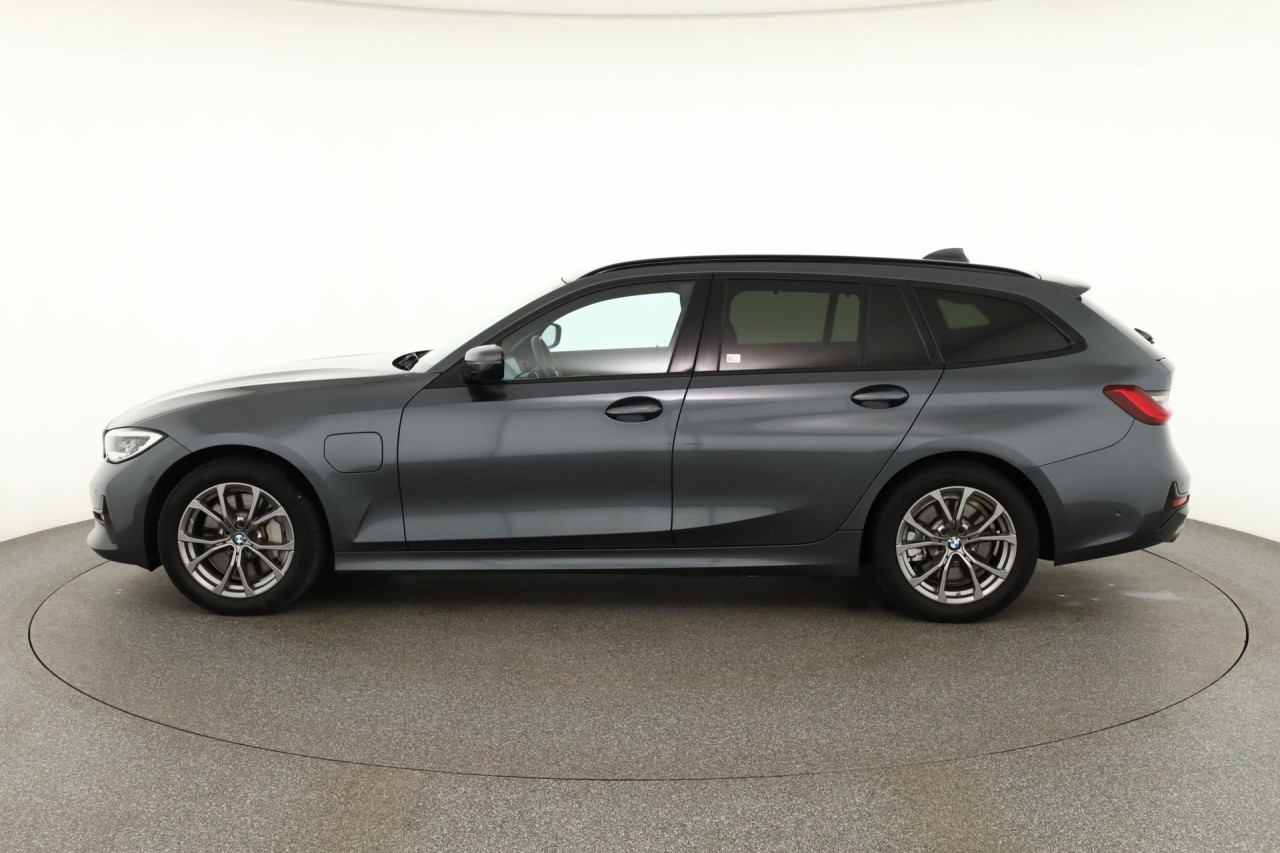 BMW 330 e Touring Sport Line
