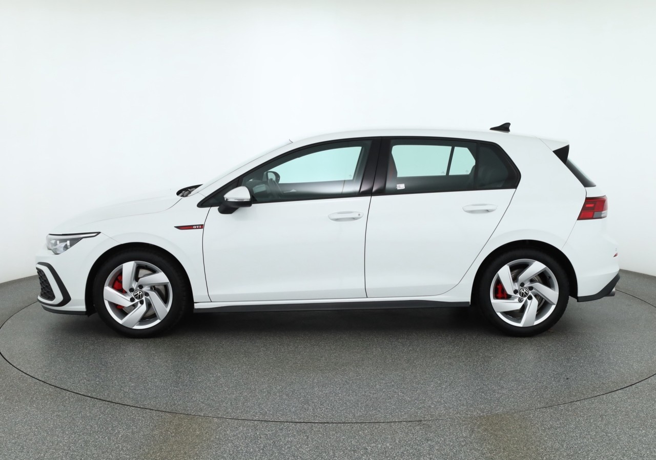 VW Golf VIII 2.0 GTI DSG