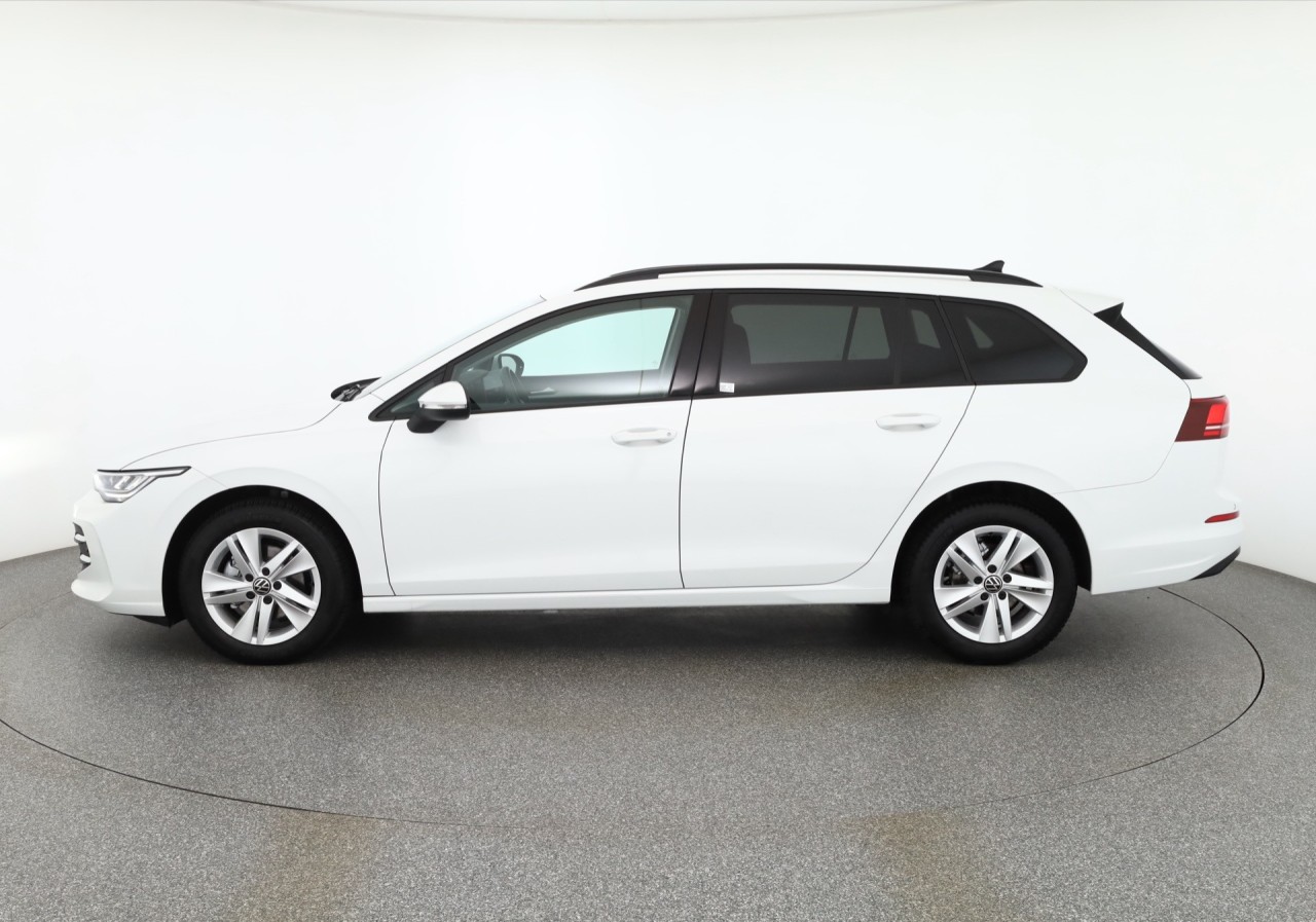 VW Golf VIII Variant 1.5 eTSI DSG
