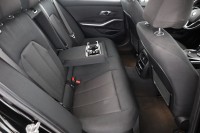 BMW 318 318d Mild Hybrid Advantage
