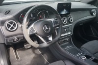 Mercedes-Benz A 200 A200d AMG-Line 4Matic