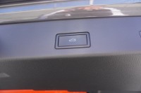 VW Golf VIII Variant 2.0 TSI DSG R-Line