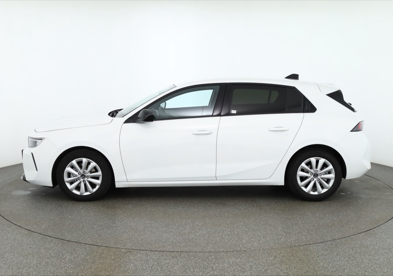 Opel Astra L 1.2 Business Edition