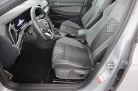 VW Golf VIII 1.5 TSI R-Line