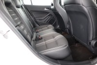 Mercedes-Benz GLA 180 7G-DCT Urban