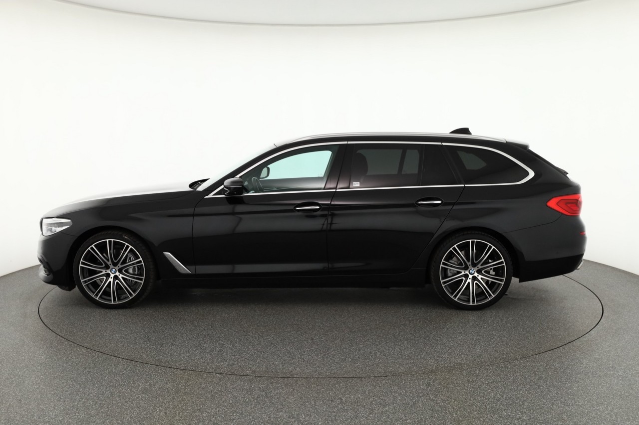 BMW 540 540i Touring xDrive Luxury Line