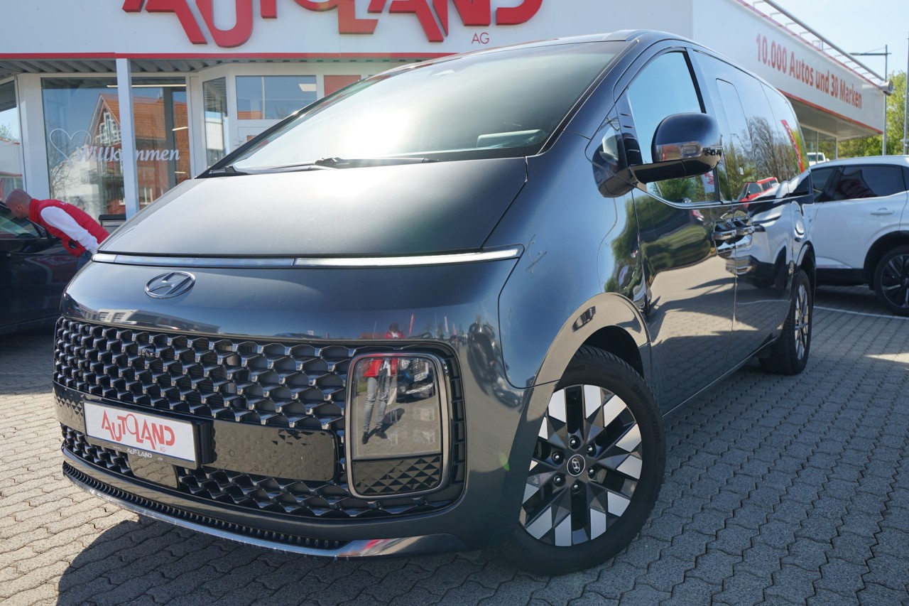Hyundai Staria 2.2 CRDi Signature DCT 4WD