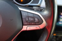 VW Passat Variant 2.0 TDI DSG Elegance R-Line