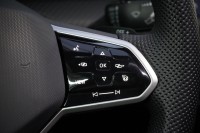 VW Golf VIII Variant R-Line eTSI