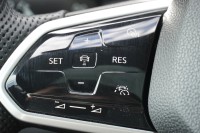 VW Golf VIII 1.5 TSI R-Line