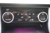 Jaguar F-Pace F-PACE 2.0 M-Hybrid R-Dynamic Black AWD Aut.
