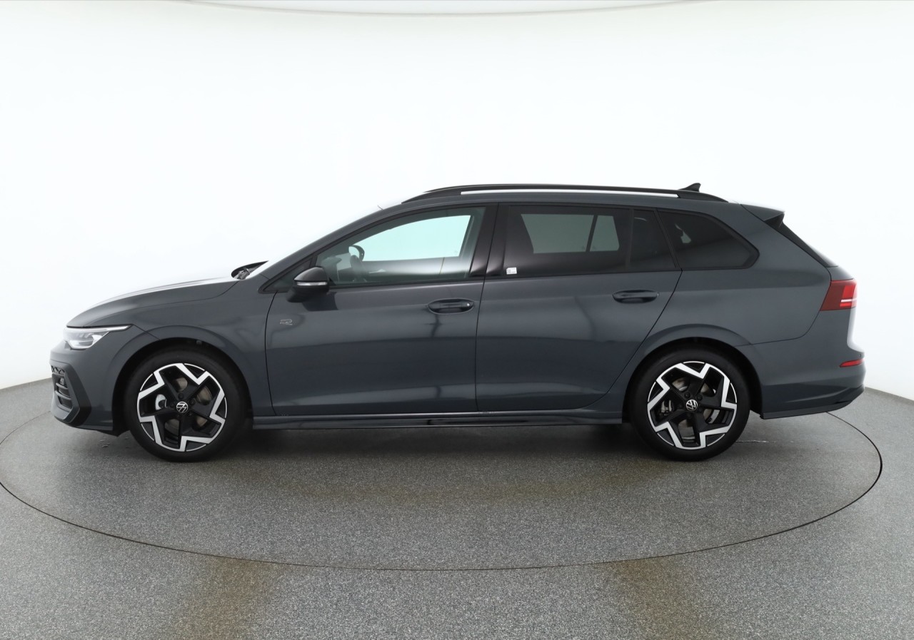 VW Golf VIII Variant 1.5 eTSI R-Line DSG