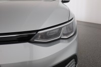 VW Golf VIII Variant 1.0 eTSI DSG