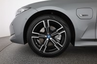 BMW 330 e Touring M Sport