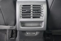 VW Golf VIII Variant 2.0 R-Line DSG