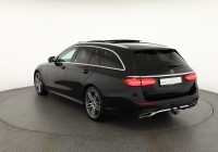 Mercedes-Benz E 220 220d T AMG Line