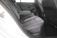 VW Golf VIII Variant 2.0 TDI DSG 2x R-Line