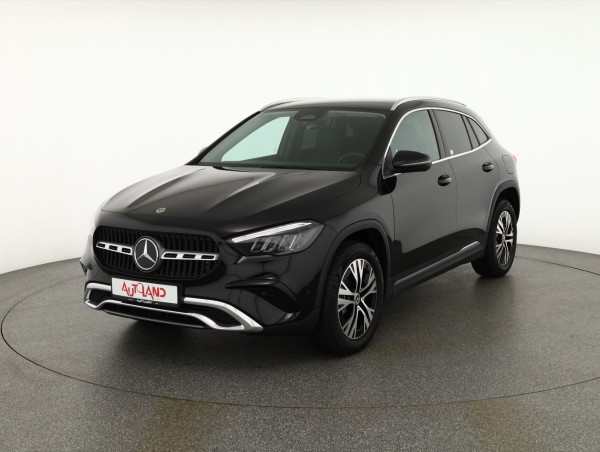 Mercedes-Benz GLA 180 DCT Progressive