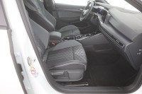 VW Golf VIII Variant 2.0 TSI DSG R-Line