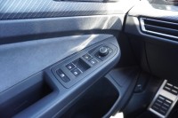 VW Golf VIII Variant eTSI DSG R-Line