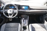 VW Golf VIII Variant 2.0 R-Line