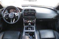 Jaguar XE D180 R-Dynamic SE