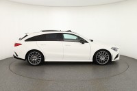 Mercedes-Benz CLA 220 Shooting Brake AMG Line
