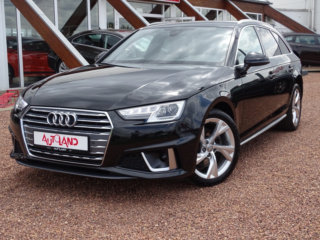 Audi A4 40 2.0 TFSI Avant S line