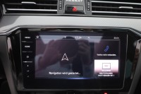 VW Passat Variant 1.5 TSI DSG R-line