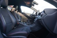 Mercedes-Benz CLA 200 AMG Line