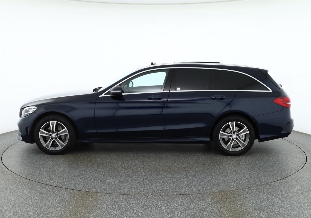 Mercedes-Benz C 220 C220 d T AMG Line