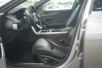 Jaguar XE D180 R-Dynamic HSE