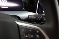 VW Golf VIII Variant 1.5 TSI Goal