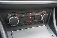 Mercedes-Benz A 200 A200 AMG Line